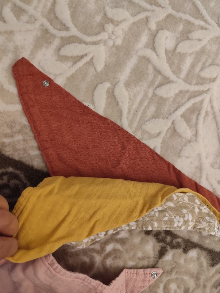 Pastel Kahverengi Batik Desenli Bebek Önlüğü - Görsel 4