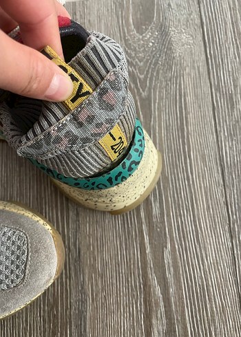 37 Beden gri Renk Gri Desenli Spor Ayakkabı