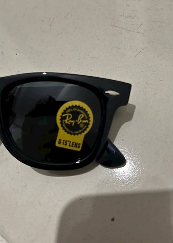 Parlak Siyah Ray-Ban Kadın Güneş Gözlüğü - Görsel 3