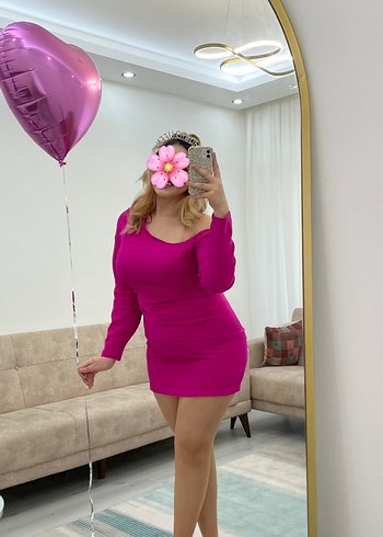 Pembe tek omuzu açık kısa elbise