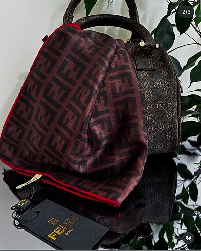 Beden FENDİ İPEK EŞARP