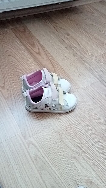 28 Beden beyaz Renk 28 numara çocuk ayakkabısı 