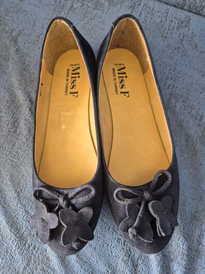 MissF Siyah Çiçek Detaylı Kadın Düz Ayakkabı - Görsel 2