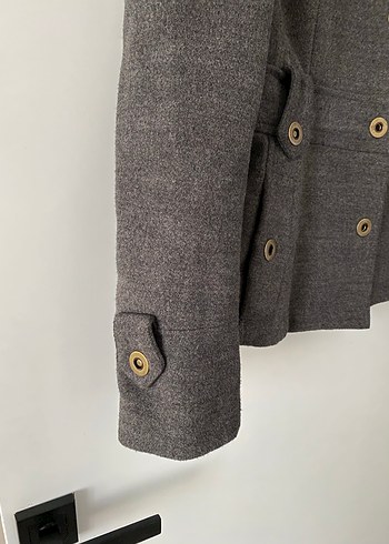 Düğmeli Koyu Gri Kadın Kaban - Görsel 3