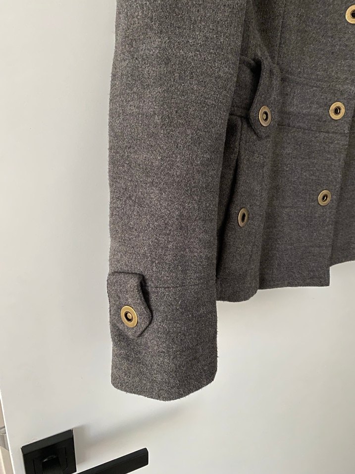 Düğmeli Koyu Gri Kadın Kaban - Görsel 3