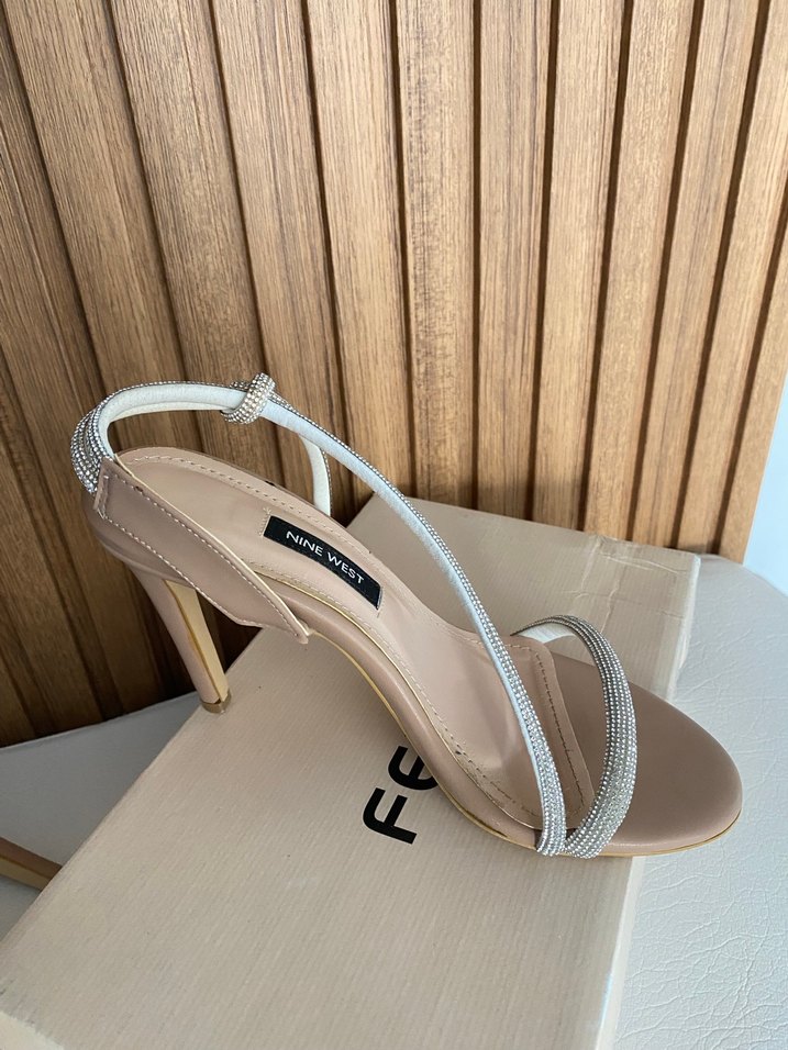 Bej Parlak Tokalı İnce Topuklu Kadın Ayakkabı - Görsel 5