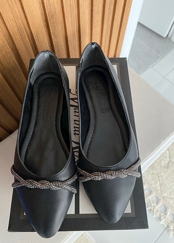 Klasik Siyah Tokalı Kadın Topuklu Babet - Görsel 4