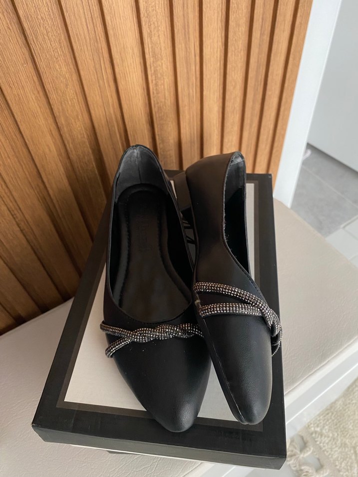 Klasik Siyah Tokalı Kadın Topuklu Babet - Görsel 2