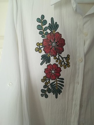 Zara Çiçek Desenli Beyaz Gömlek