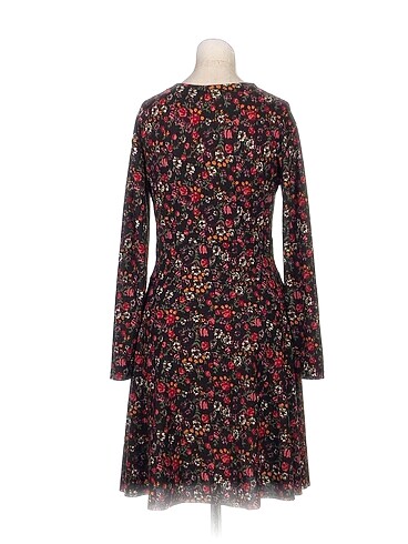universal Beden PreLoved Günlük Elbise %70 İndirimli.