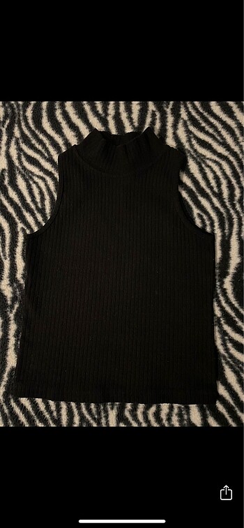 siyah basic crop top