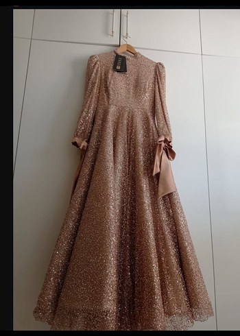 Parlak Bej Uzun Kollu Abiye Elbise kiralık satılık fiyatı 2500 - Görsel 2