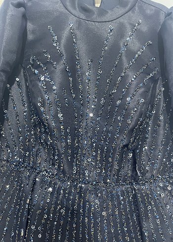 Parlak Lacivert Uzun Kollu Payetli Abiye kiralık fiyatıdır - Görsel 2