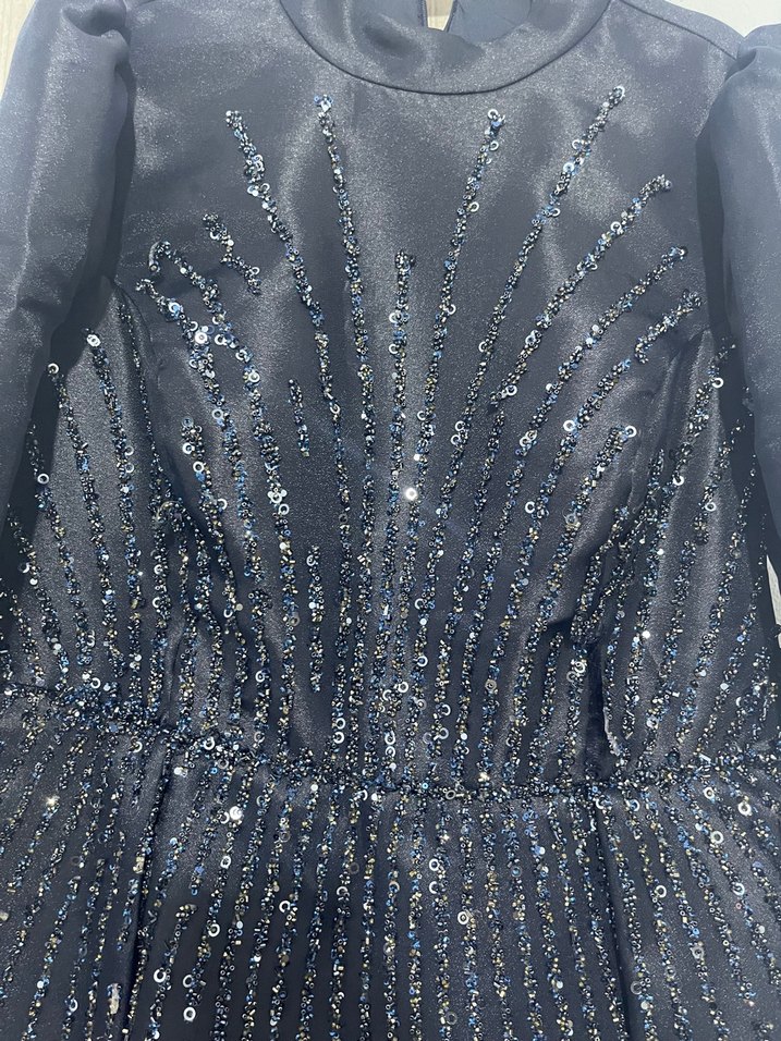 Parlak Lacivert Uzun Kollu Payetli Abiye kiralık fiyatıdır - Görsel 2