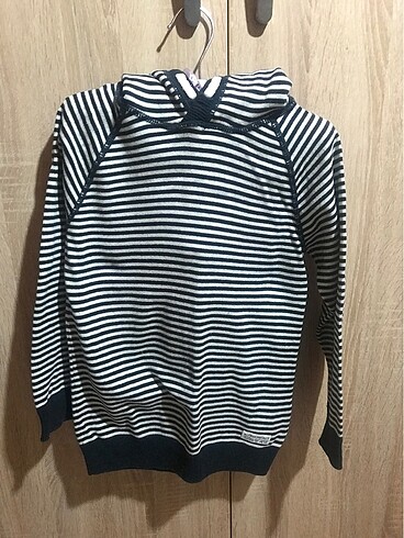 H&M sweatshirt
