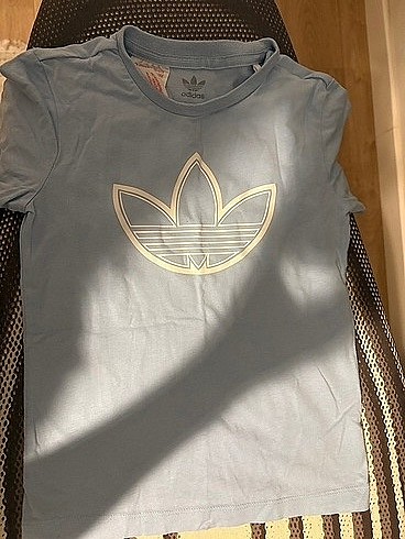 Adidas 3-4 yaş tişört
