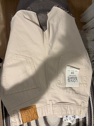 Stradivarius Yeni etiketli stradivarius bej şort