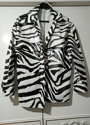 Zebra desenli gömlek 