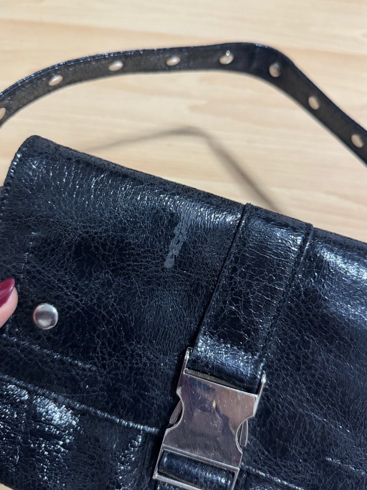 Kilitli Siyah Yılan Desenli Deri Çanta - Görsel 4