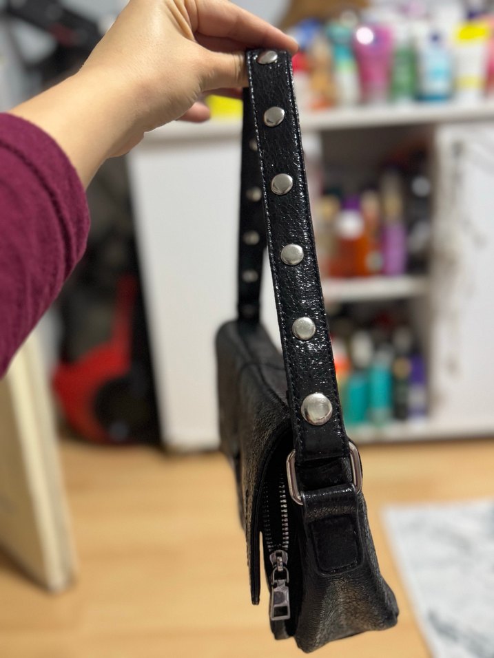 Kilitli Siyah Yılan Desenli Deri Çanta - Görsel 2