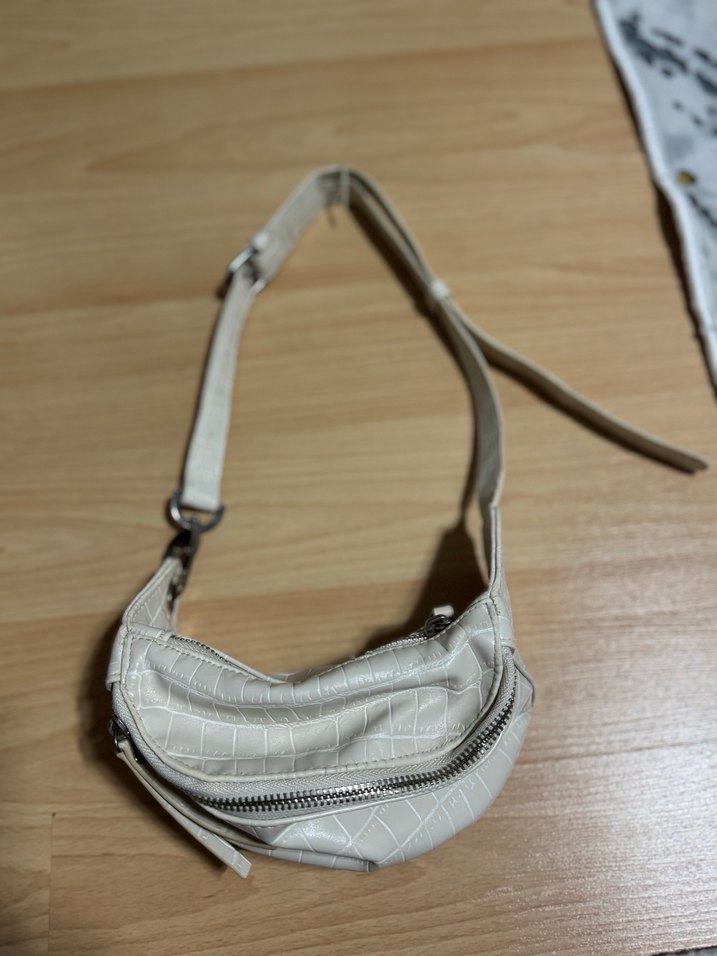 Beyaz Deri Yılan Desenli Bel Çantası - Görsel 4