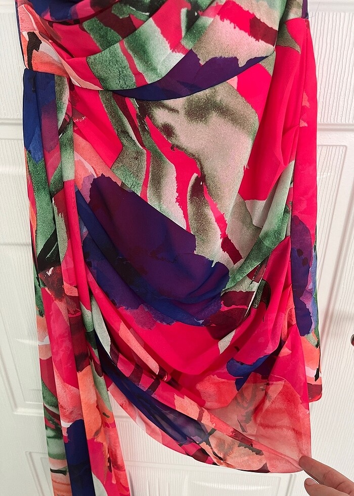 Kısa abiye elbise - Görsel 3