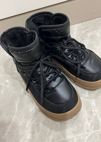 Siyah Kürklü Platform Kadın Bot - Görsel 2