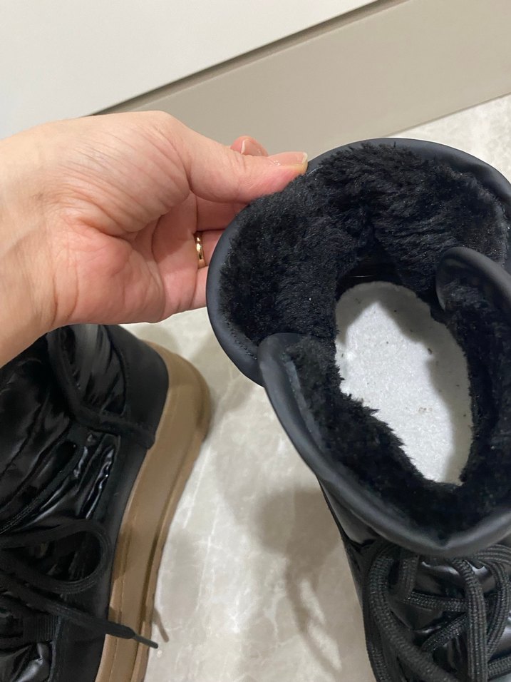 Siyah Kürklü Platform Kadın Bot - Görsel 3