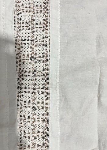 Gri Nakışlı Beyaz dikdörtgen örtü - Görsel 2