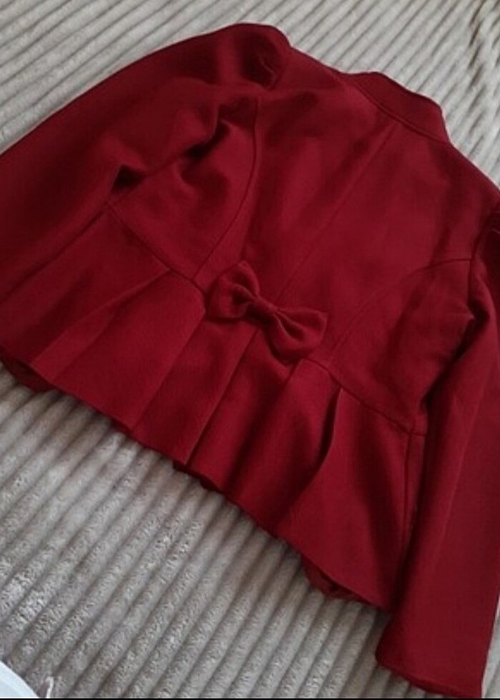 Bordomsu kırmızı ceket - Görsel 2