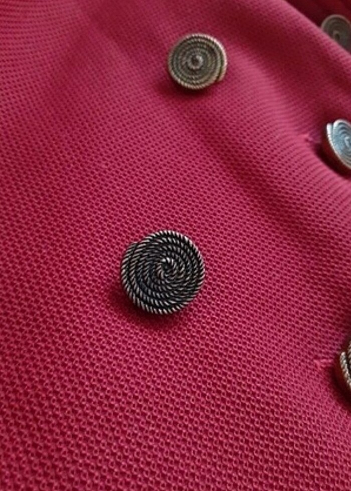 Bordomsu kırmızı ceket - Görsel 3