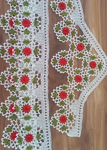 Renkli Nakışlı Geleneksel El Sanatları Örtüsü