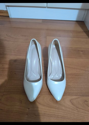 Beyaz Stiletto Kadın Ayakkabı