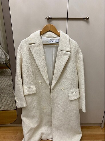 Zara beyaz kaşe kaban - Görsel 6