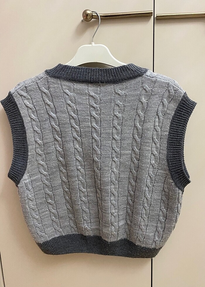 Trendyol gri crop süeter - Görsel 3