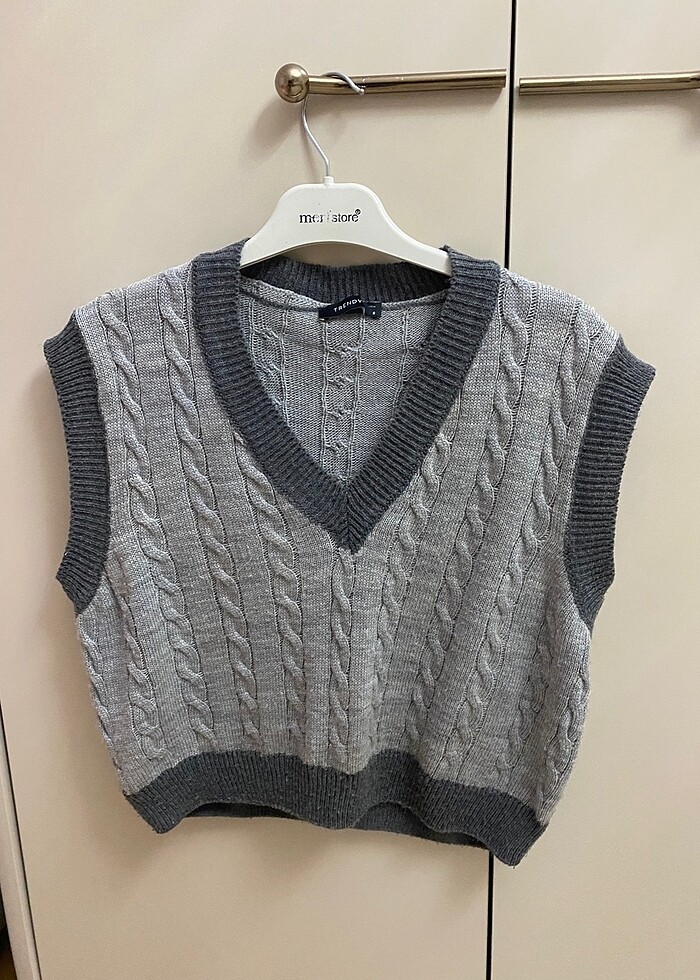 Trendyol gri crop süeter - Görsel 4