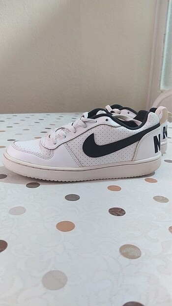 37,5 Beden beyaz Renk Nike orijinal ayakkabı