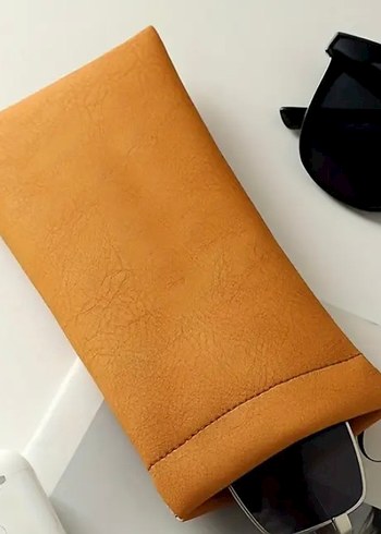 Bej Renkli Kemerli Telefon Kılıfı