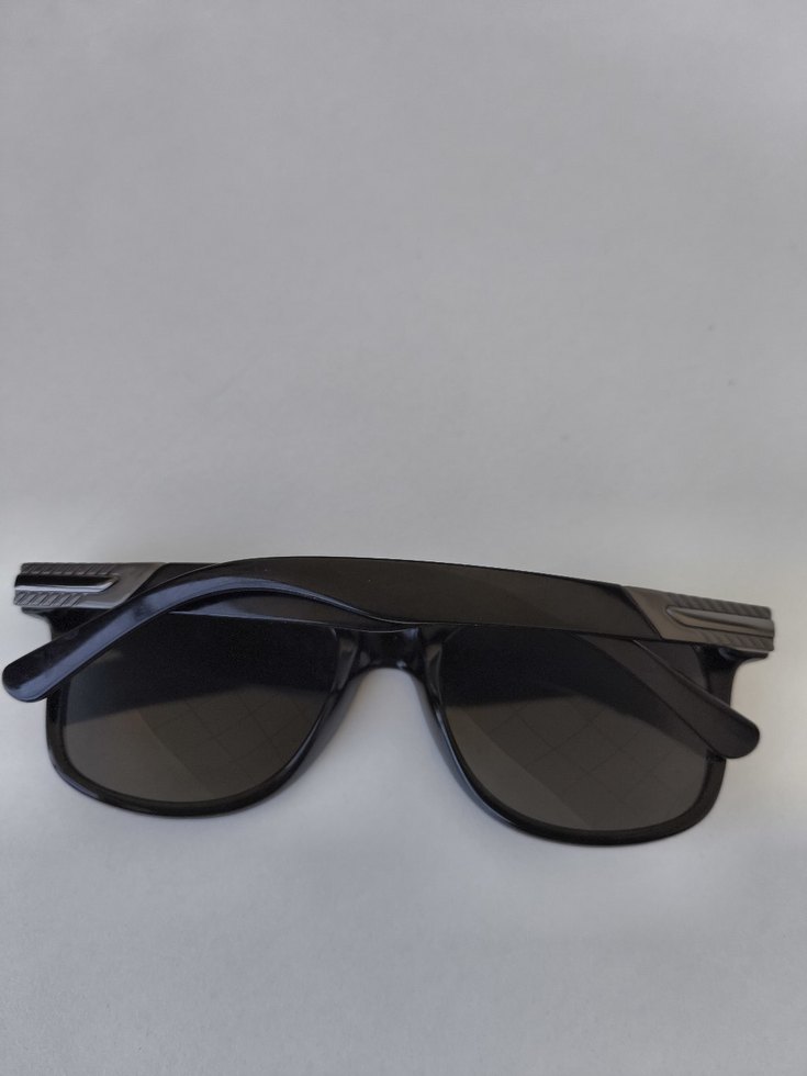 siyah güneş gözlüğü - Görsel 2