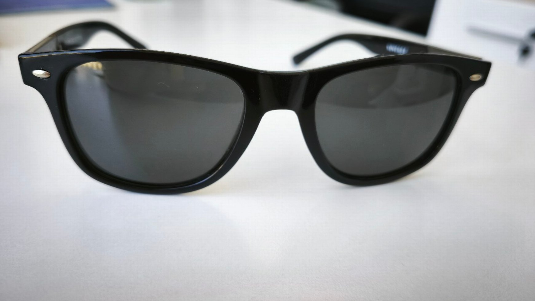 siyah güneş gözlüğü - Görsel 4