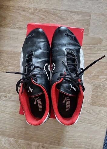 43 Beden siyah Renk Puma orjinal 43.5 ve 27.5 giyene olur