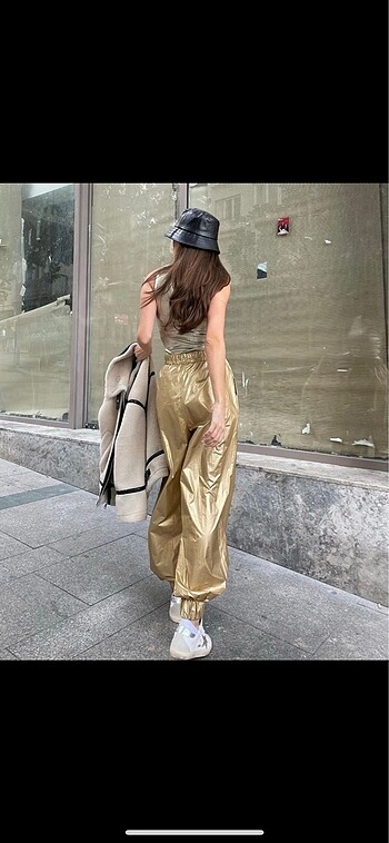 Zara Gold jogger pantolon