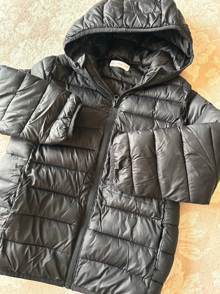 Erkek Çocuk Siyah Kapüşonlu Fermuarlı Mont - Görsel 2