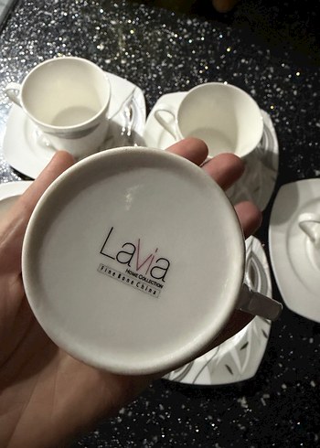 Gri Desenli Beyaz Fincan ve Tabak - Görsel 3