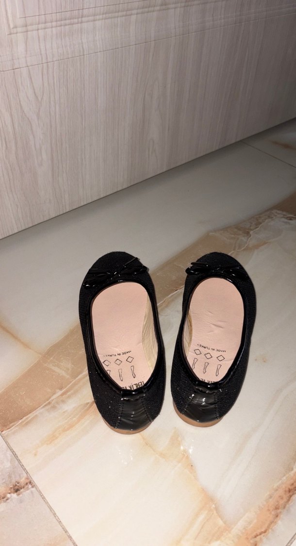 Kız Çocuk Siyah Yılan Desenli Fiyonklu Babet - Görsel 2