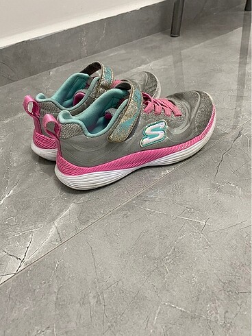 Skechers spor ayakkabı