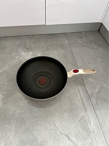 Beden Tefal wok tava 28 cm