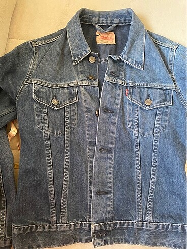 Levis
