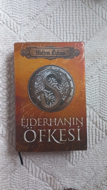 EJDERHANIN ÖFKESİ CİLTLİ MELTEM OZKAYA