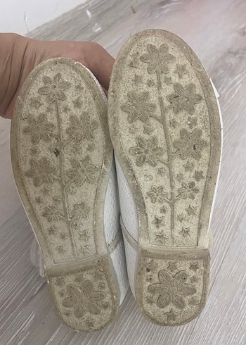 Kız Çocuk Beyaz Cırt Cırtlı Babet Ayakkabı - Görsel 5